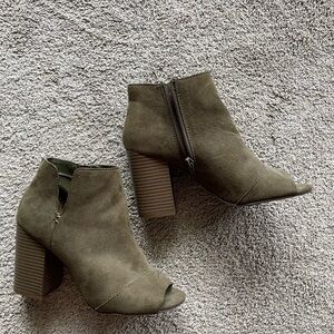 Apt. 9 Taupe Suede Peep-Toe Ankle Booties with Chunky Heel